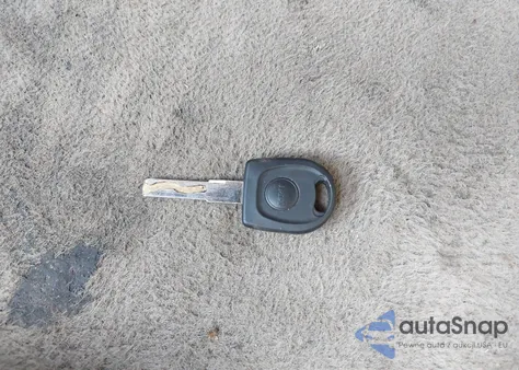 2013 Volkswagen Beetle 2.5L из США, поврежденный, VIN 3VWJX7AT3DM674239